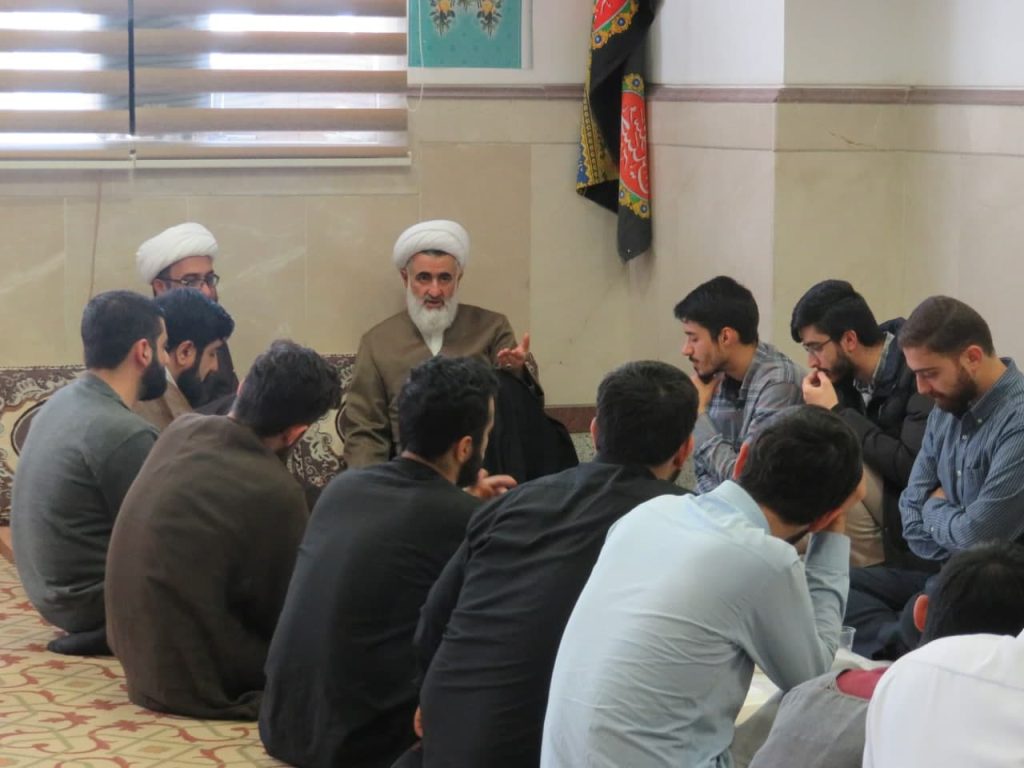 حضرات استاد محمد حسن گلی شیردار و مهدی رهنما در دورهمی طلاب پایه هفتم با مدیریت مدرسه