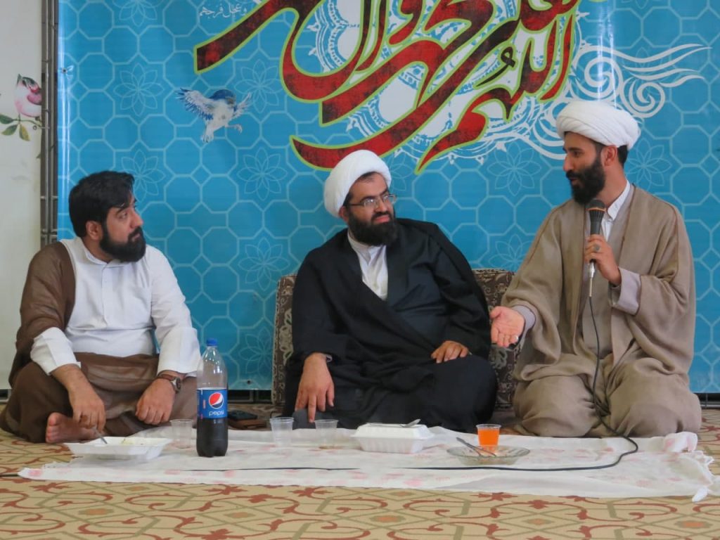 حجج اسلام و المسلمین محمد هادی حیاتی و محمد انصاری و جناب استاد محمد علی کمالی نیا