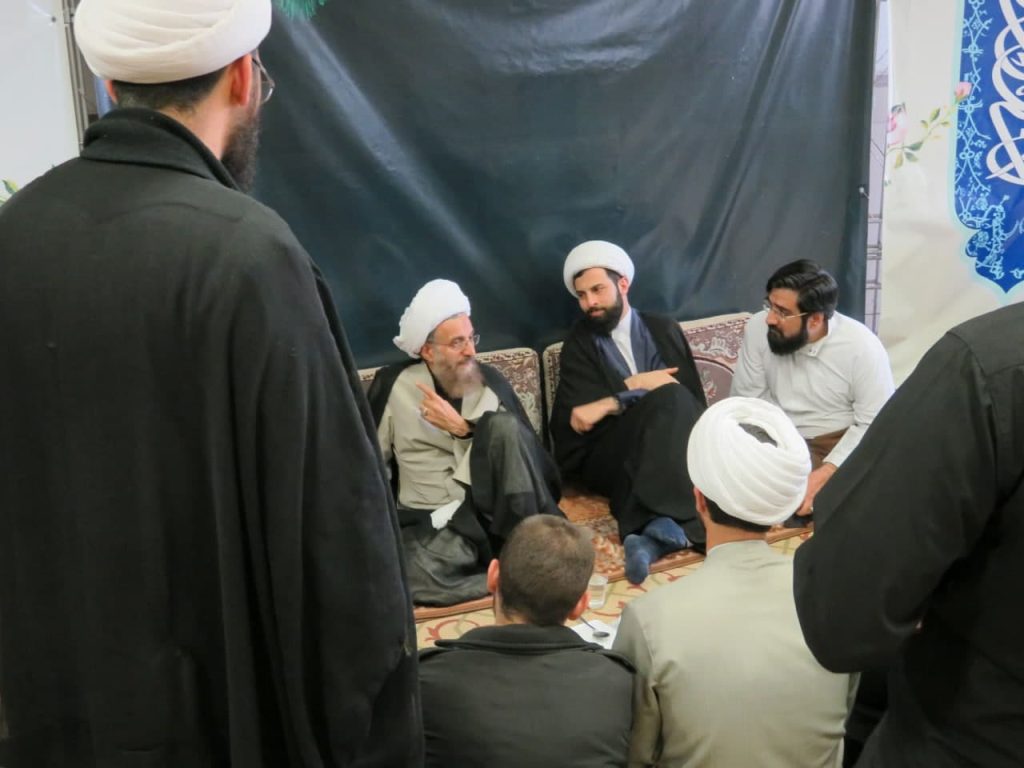 گعده پایانی در دورهمی طلبگی با حضور استاد معظم عباس رفعتی نائینی