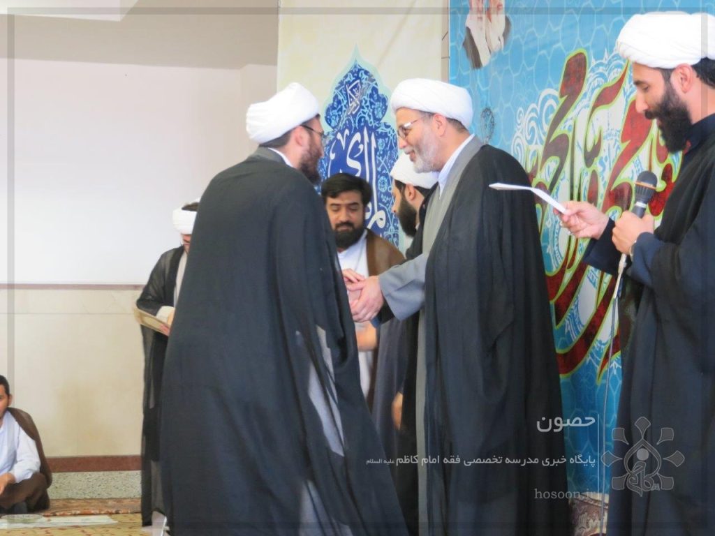 حجت الاسلام محمد مهدی نقدیان در دورهمی طلبگی و تجلیل از ممتازین با حضور استاد حجت الاسلام و المسلمین رضا ذوالفقاری