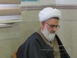 حضرت استاد محمد حسن گلی شیردار در نشست صمیمی طلاب خارج با مدیر مدرسه حضرت استاد محمد حسن گلی شیردار در نشست صمیمی طلاب خارج با مدیر مدرسه