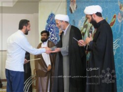 جناب آقای حمید رضا آجورلو در دورهمی طلبگی و تجلیل از ممتازین با حضور استاد حجت الاسلام و المسلمین رضا ذوالفقاری جناب آقای حمید رضا آجورلو در دورهمی طلبگی و تجلیل از ممتازین با حضور استاد حجت الاسلام و المسلمین رضا ذوالفقاری