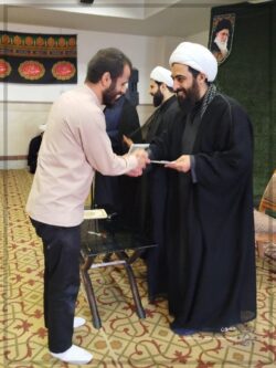 دورهمی و تقدیر از فارغالتحصیلان خارج دورهمی و تقدیر از فارغالتحصیلان خارج