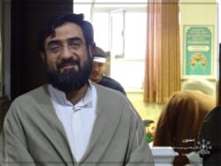 استاد گرامی محمد علی کمالی نیا در مراسم جشن میلاد حضرت زهرا سلام الله علیها استاد گرامی محمد علی کمالی نیا در مراسم جشن میلاد حضرت زهرا سلام الله علیها